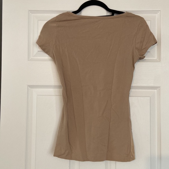 H&M basic nude tshirt - Picture 2 of 2